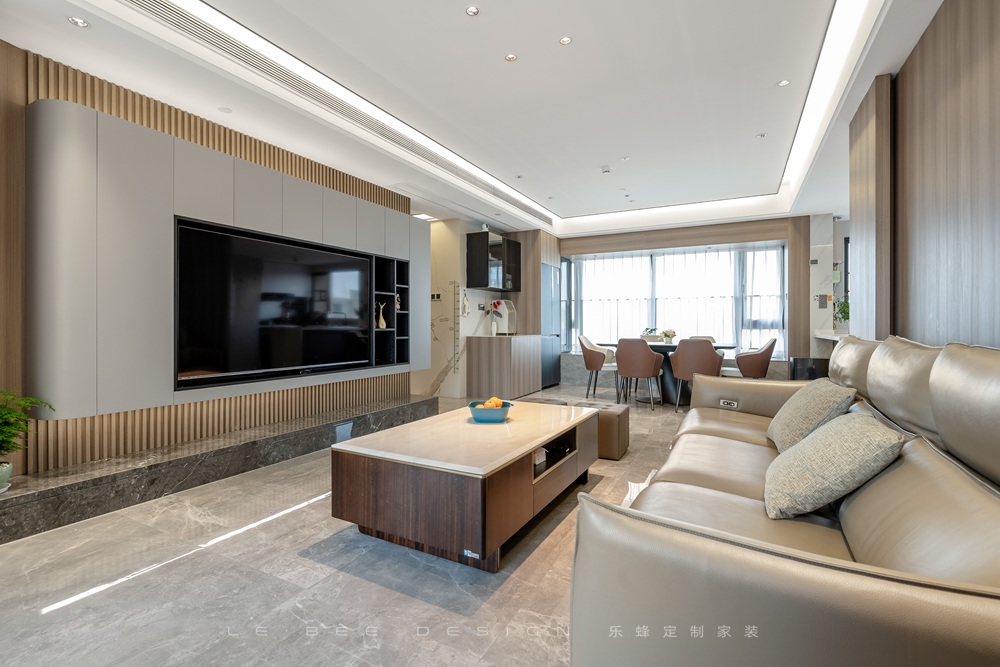 特發(fā)天鵝湖畔花園140m2現(xiàn)代簡約